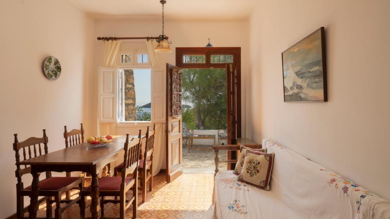 Ivi Beach Front Villa, Leros Vromolithos Экстерьер фото