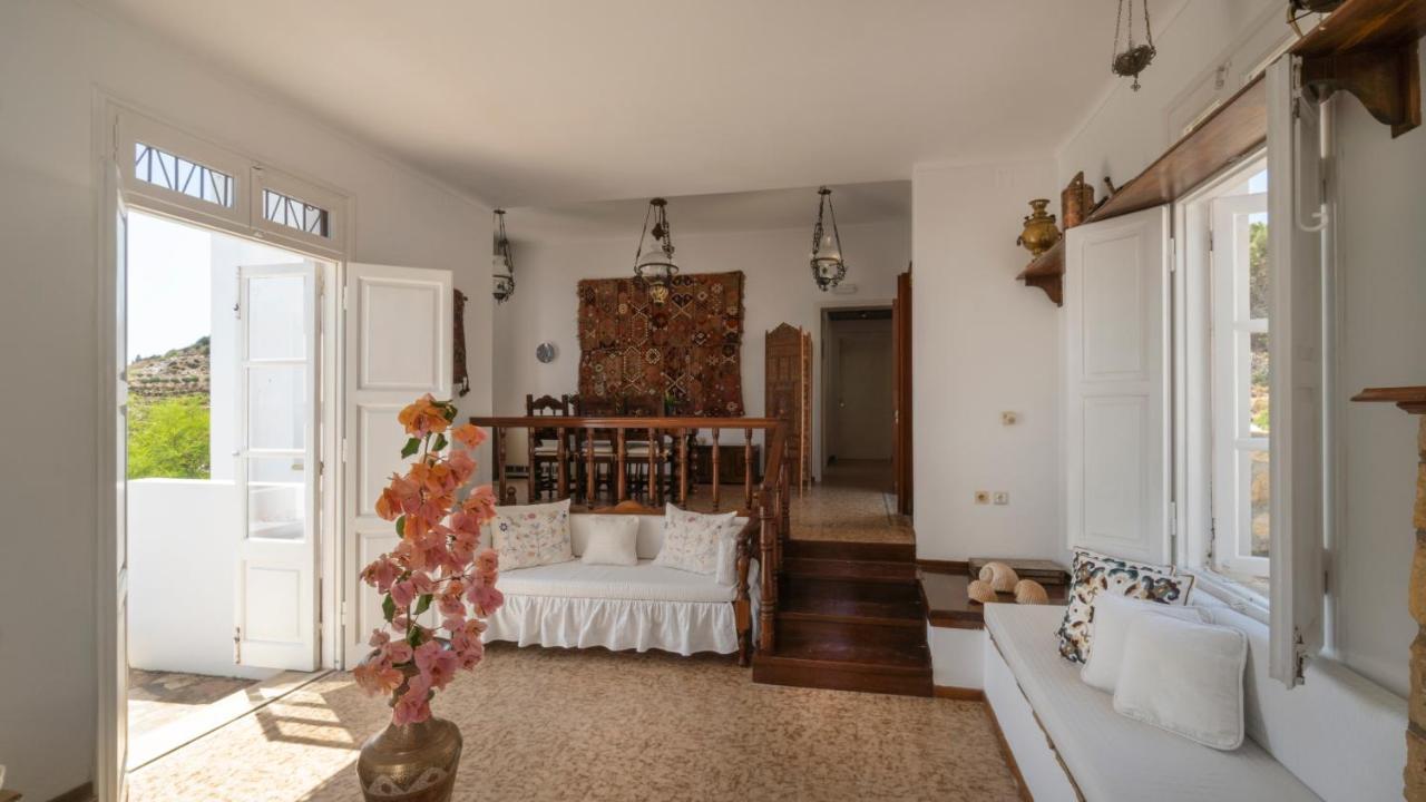 Ivi Beach Front Villa, Leros Vromolithos Экстерьер фото