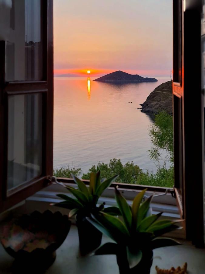 Ivi Beach Front Villa, Leros Vromolithos Экстерьер фото