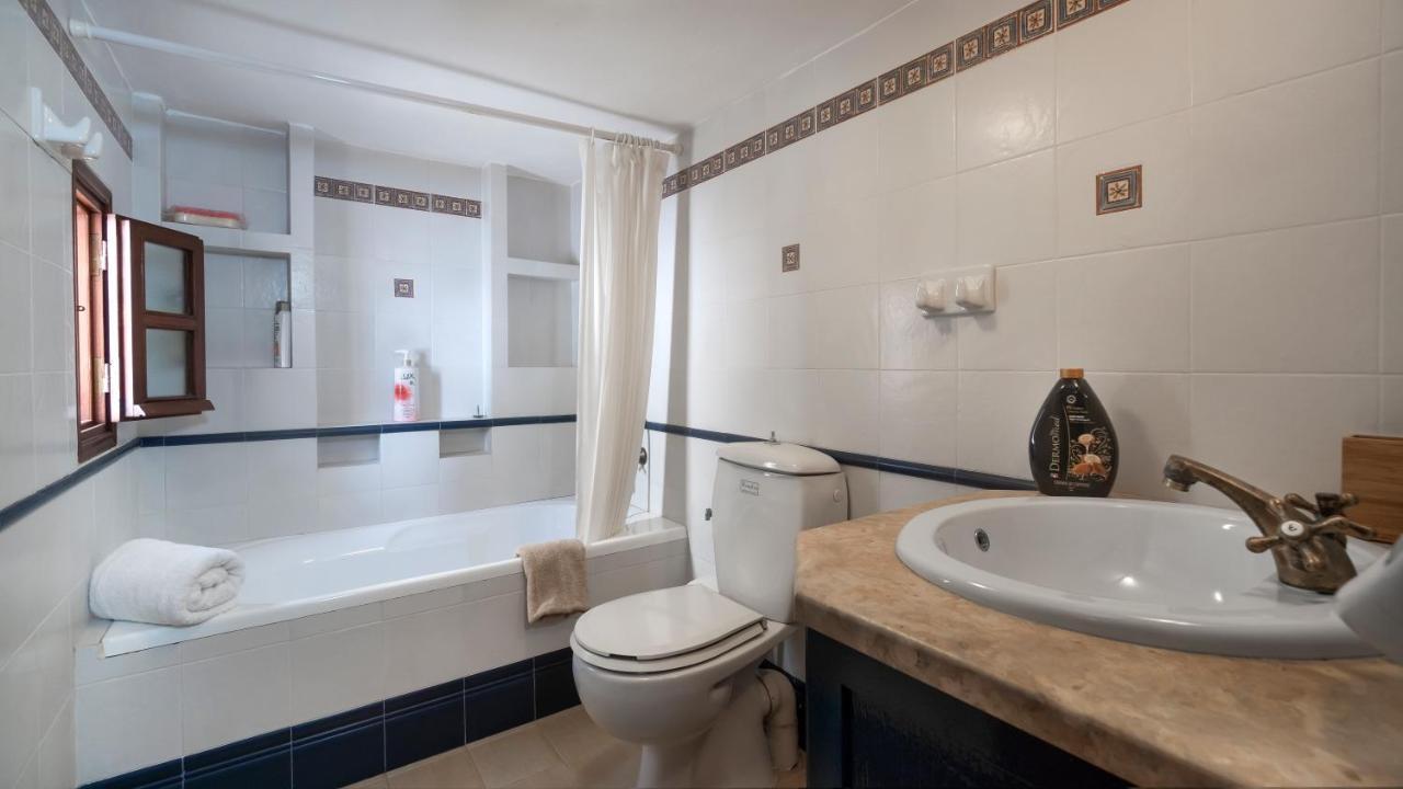 Ivi Beach Front Villa, Leros Vromolithos Экстерьер фото